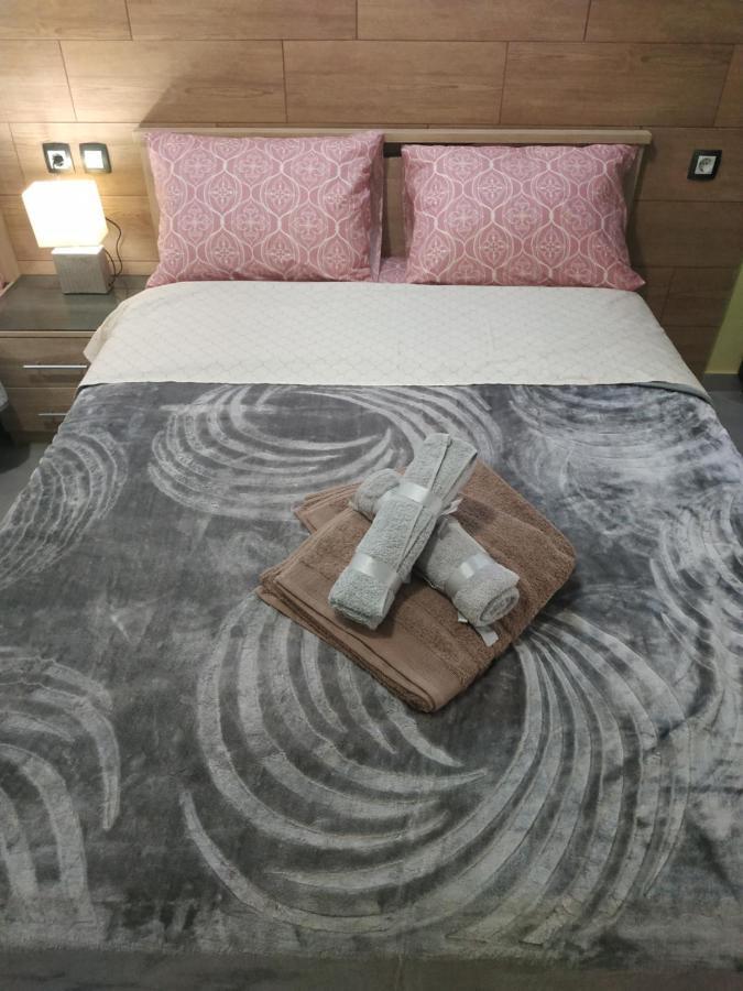 G M 1 Rooms Kentro In The Heart Of The City Larissa Exterior foto