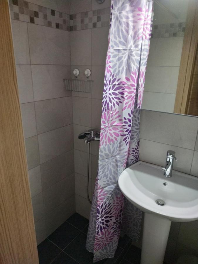 G M 1 Rooms Kentro In The Heart Of The City Larissa Exterior foto